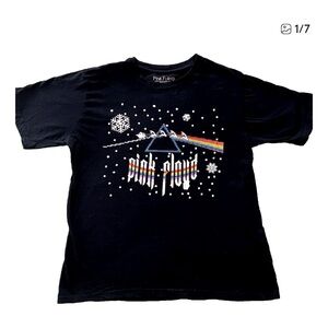 Pink Floyd “Christmas Prism” Graphic T-Shirt 🎄🌈 kids xl or women’s s/m